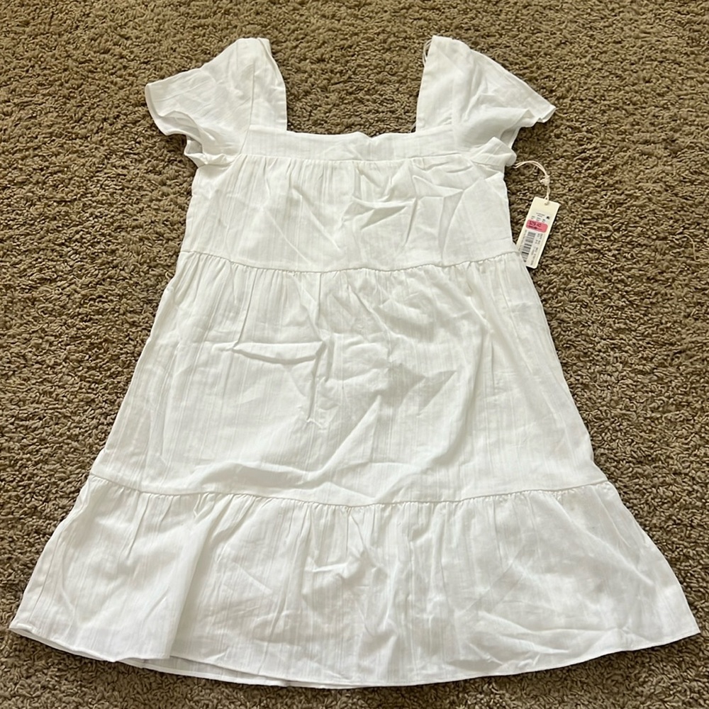 white short sleeve mini dress